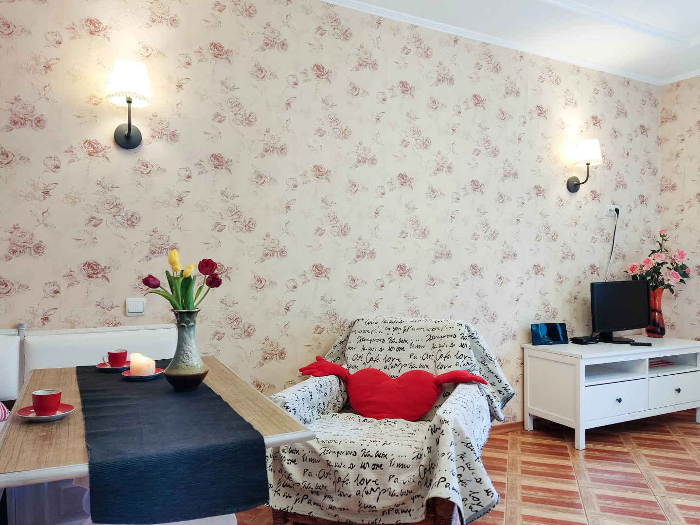 Апартаменты Евродвушка в центре города Сеть ЙоХоум