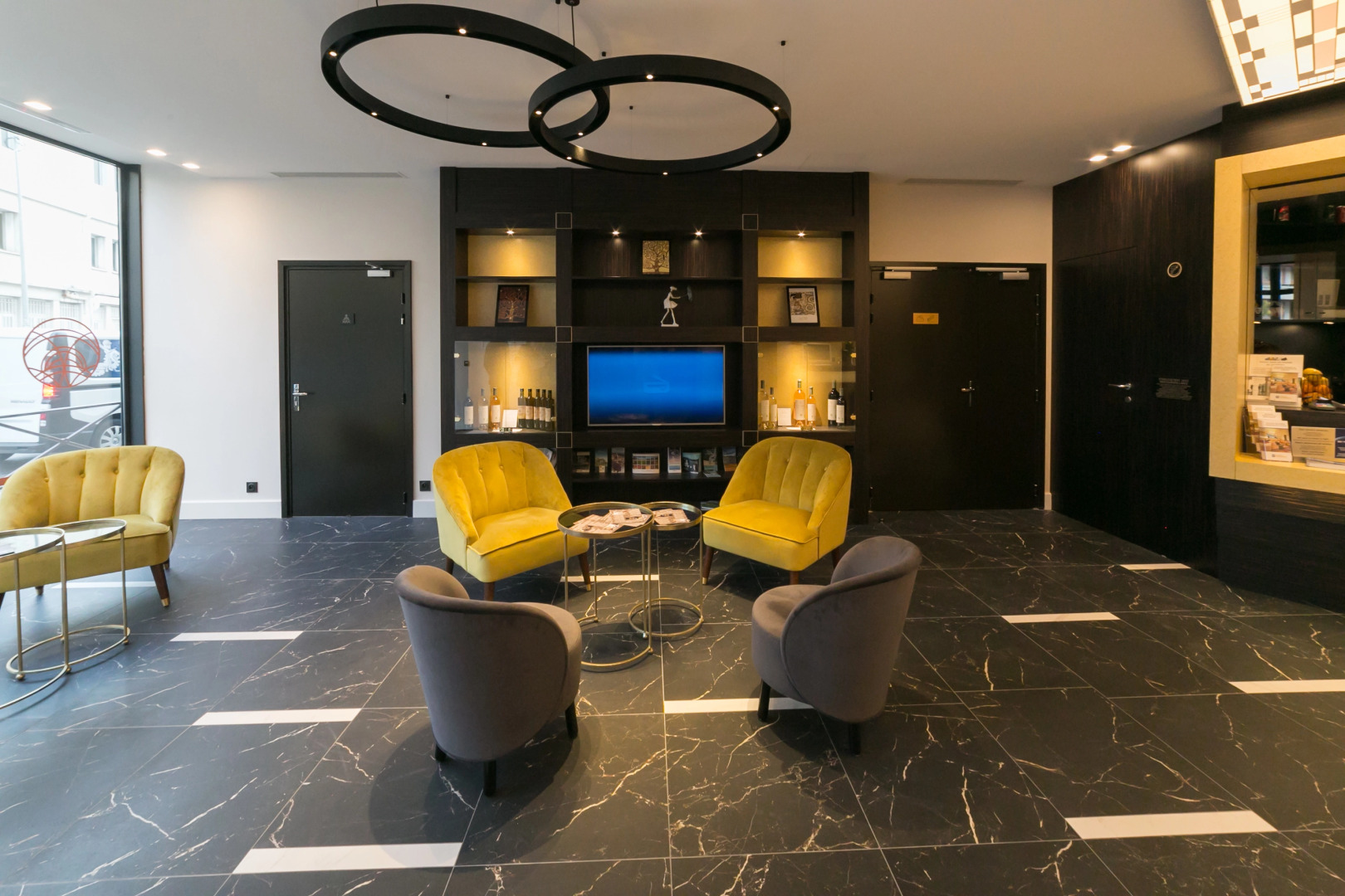 Отель Best Western Journel Saint-Laurent-Du-Var