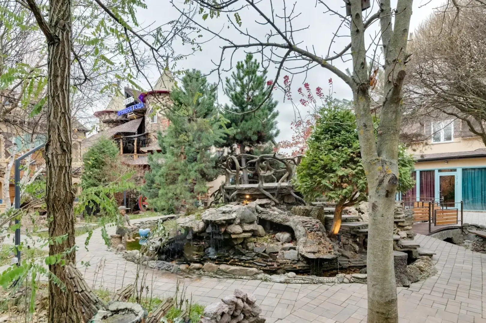 Отель Времена Года