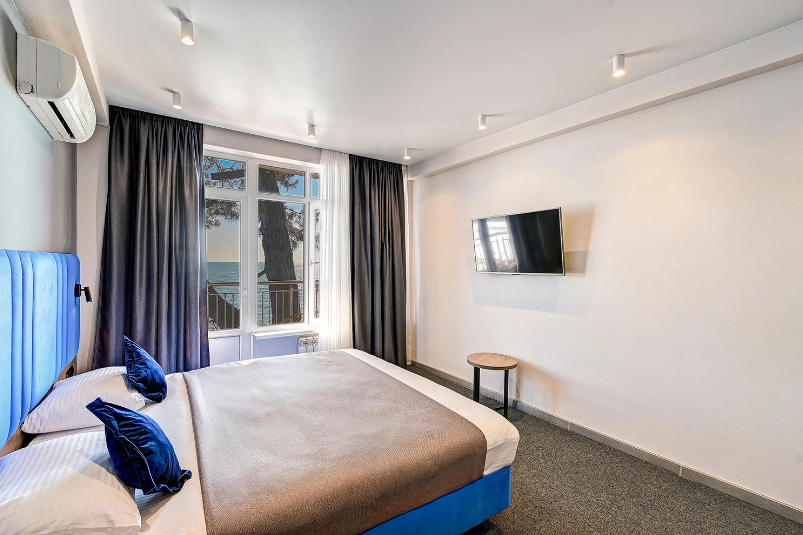 Отель Охотник