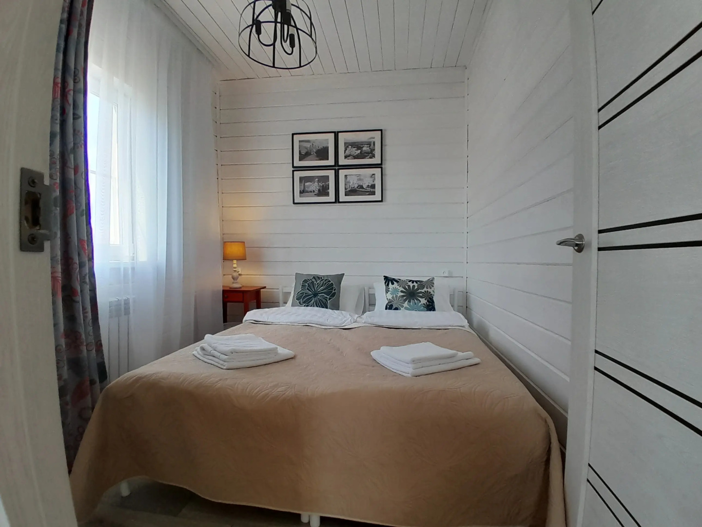 Частный дом стильный рядом с источником