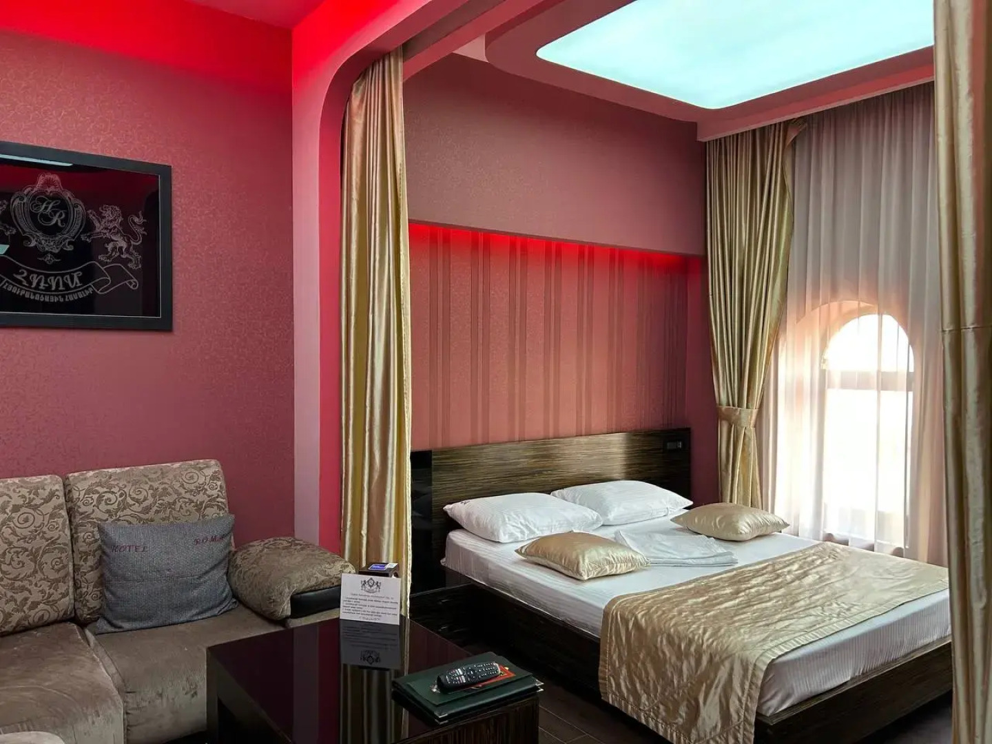 Отель Roma Yerevan & Tours