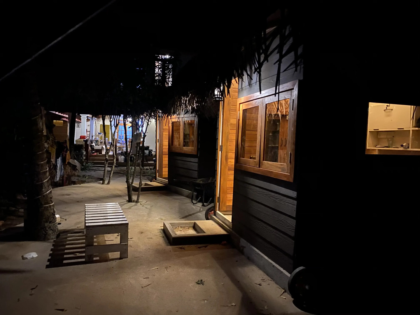 Мини-отель Tomorrowland Beach Villas & Fisherman's Wharf Restaurant