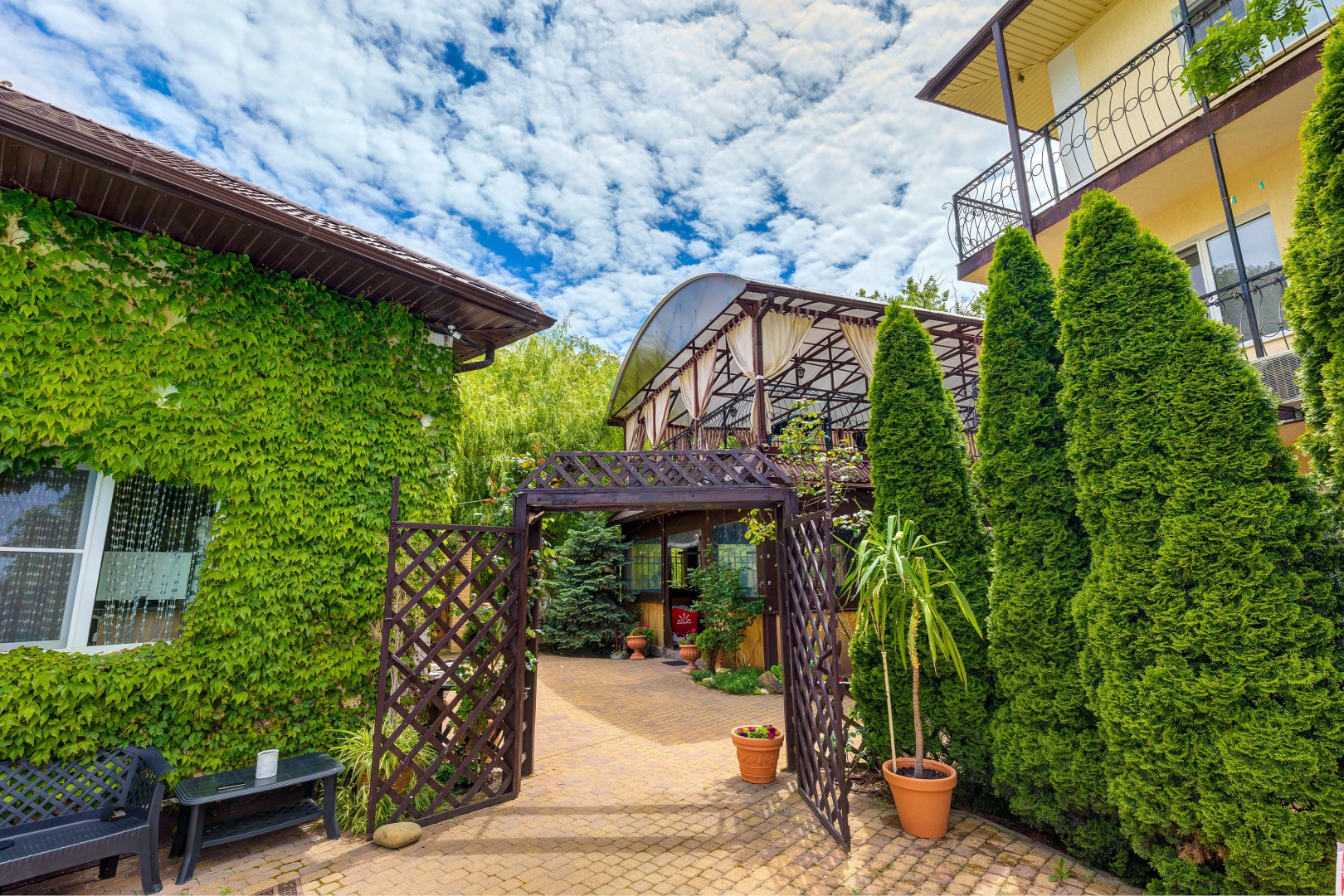 Отель Ашамба