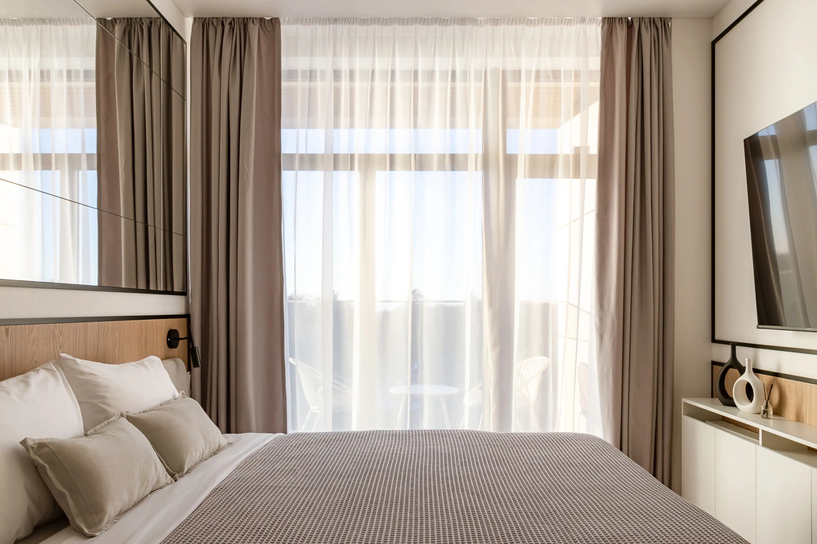 Апартаменты Уютная Студия с Видом на Бассейн и Залив 714