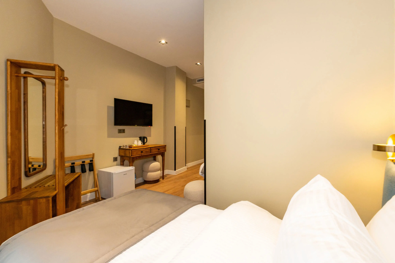 Nenessa Airport Hotel