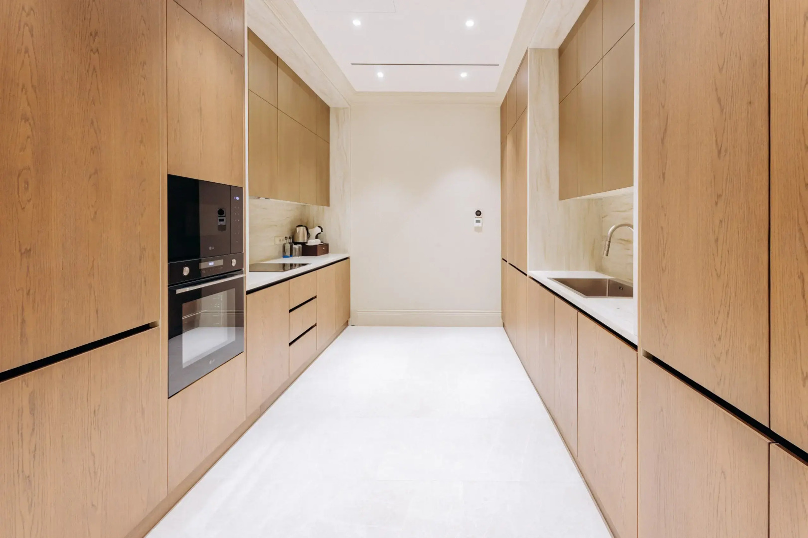 Апарт-отель Four Seasons