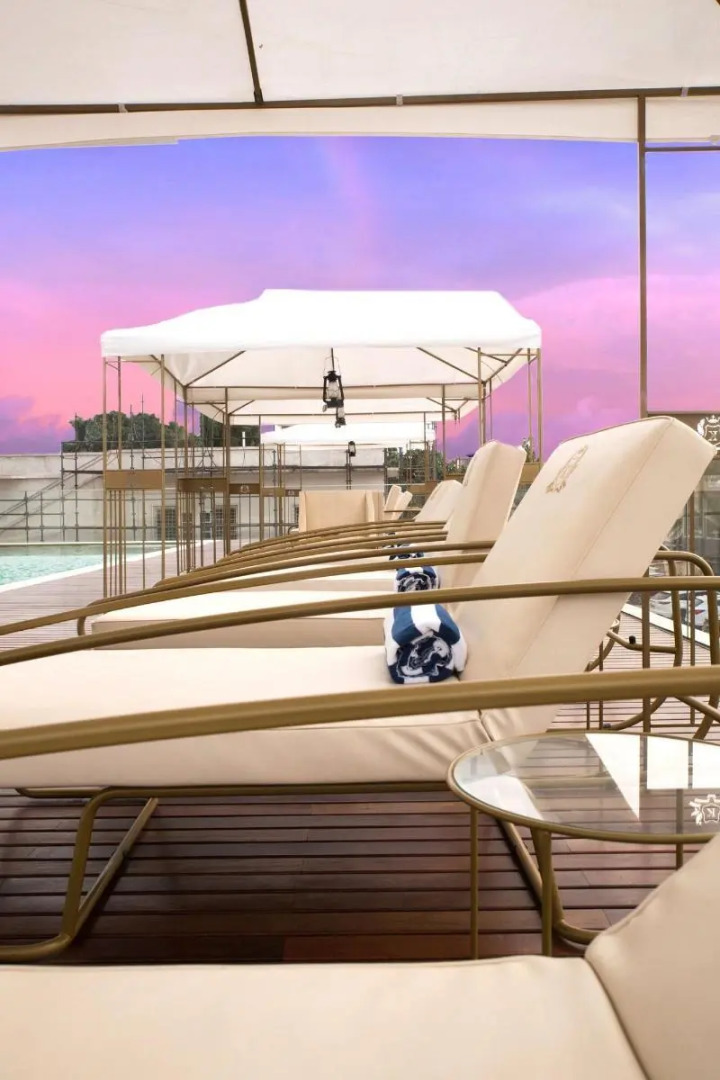 Отель Number One Oxford Street Hotel & Suites