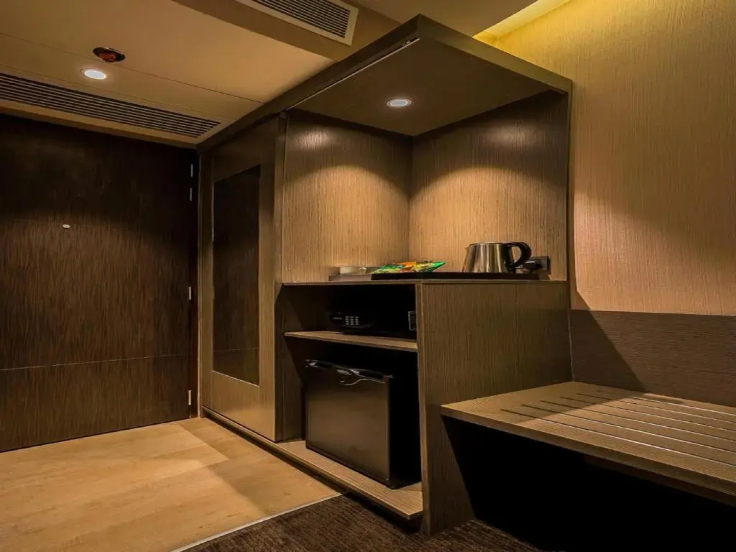 Отель Best Western Plus Maple Leaf