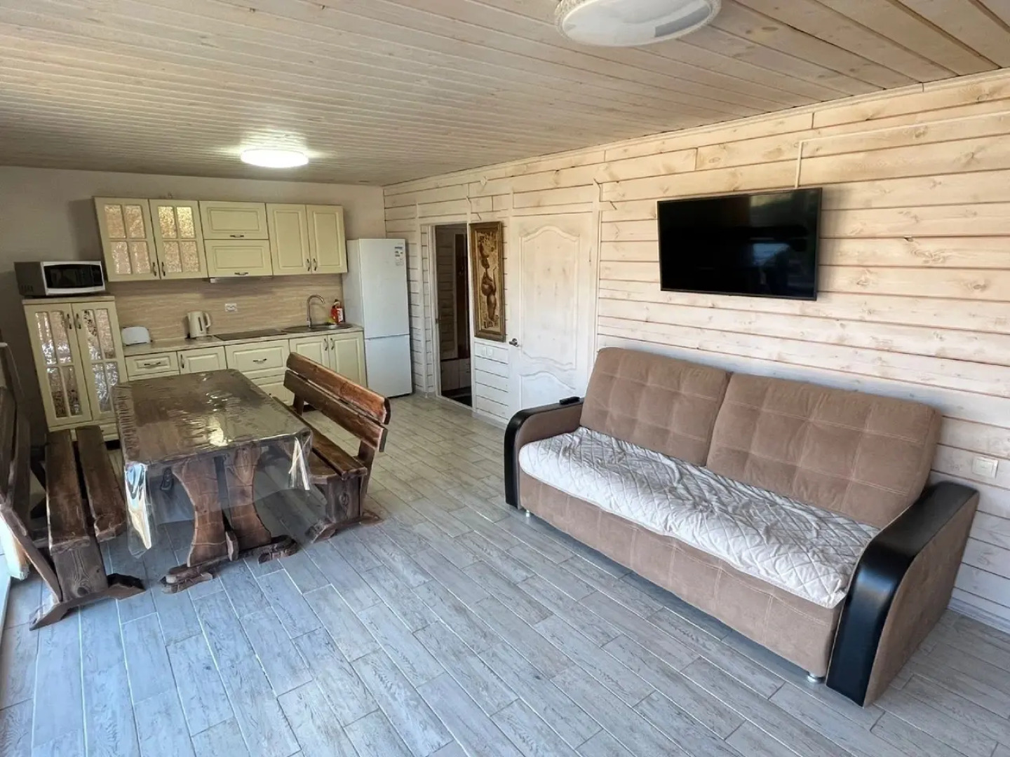 Частный дом с баней, бассейном и мангалом