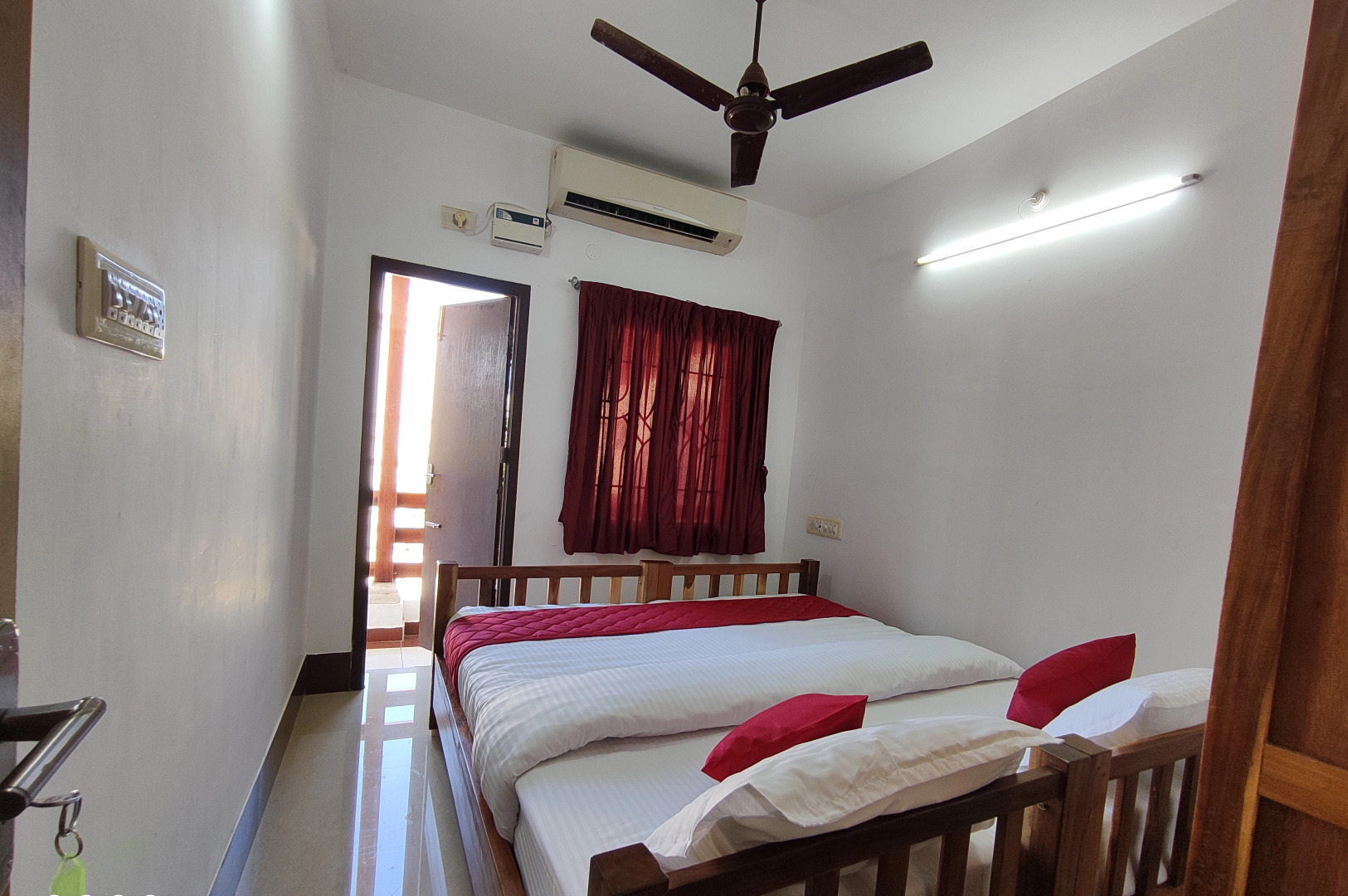 Отель Manora Residency