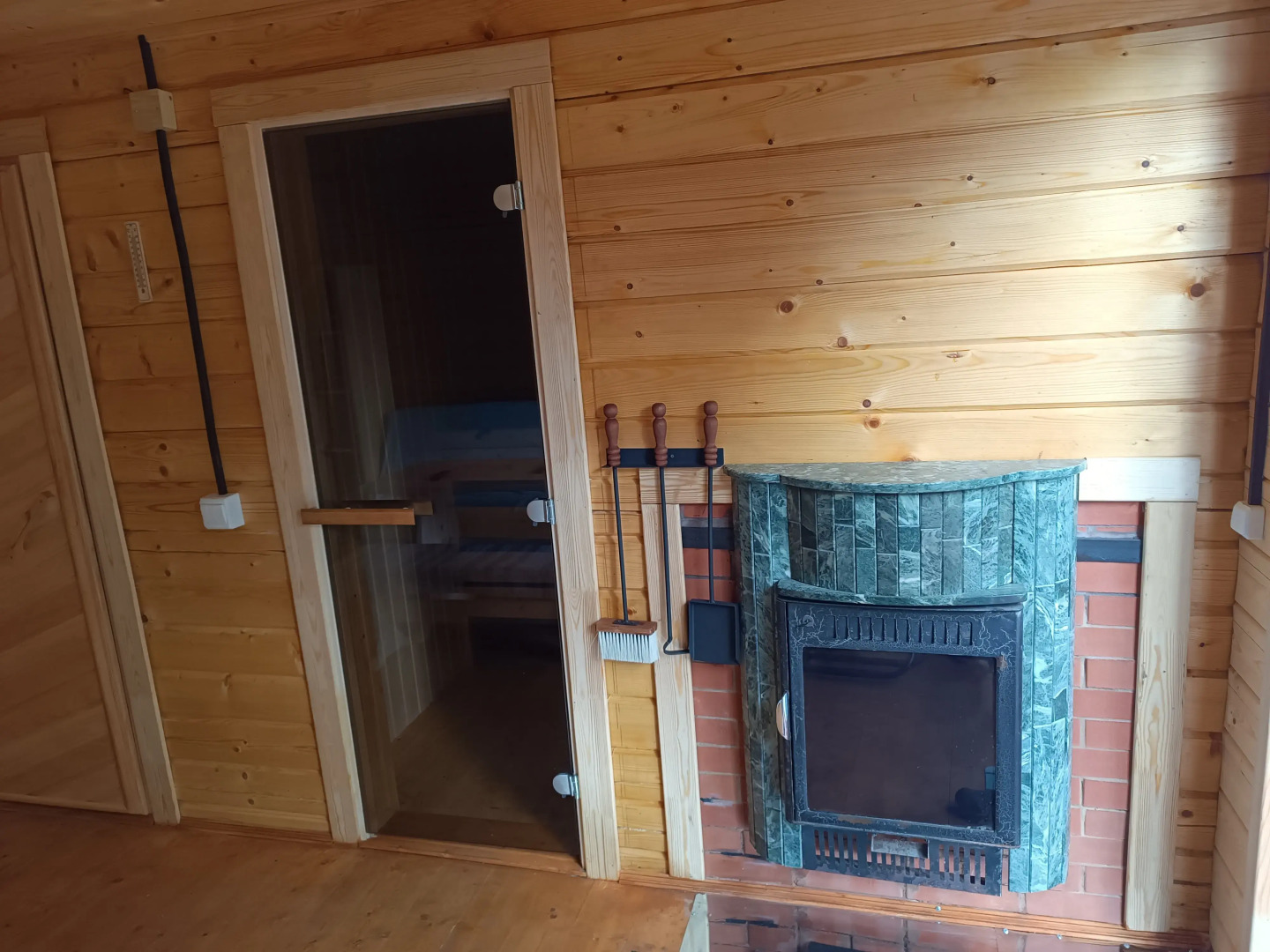 Частный дом с верандой и сауной