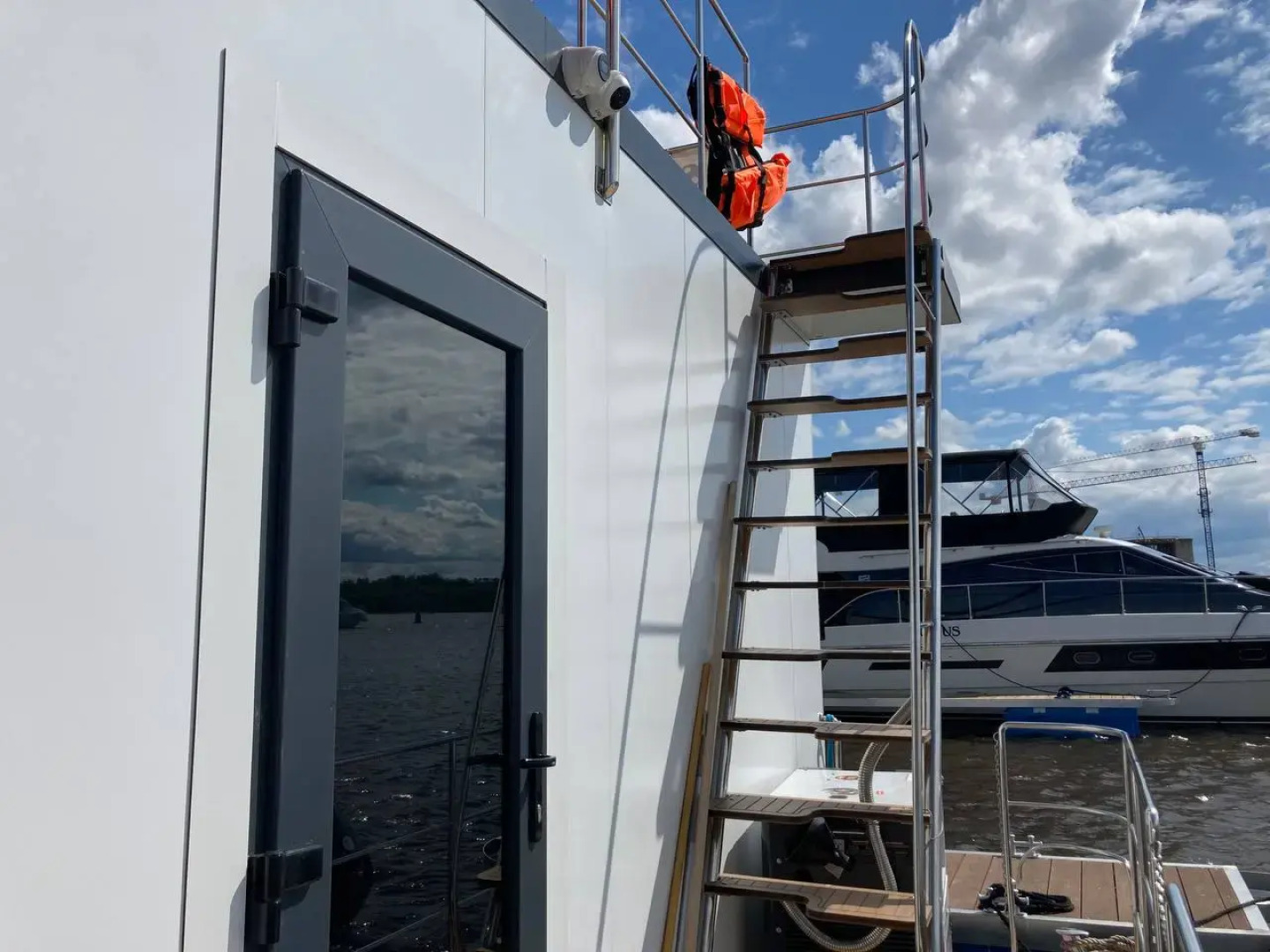 Мини-отель Дом на Воде в Radisson Zavidovo