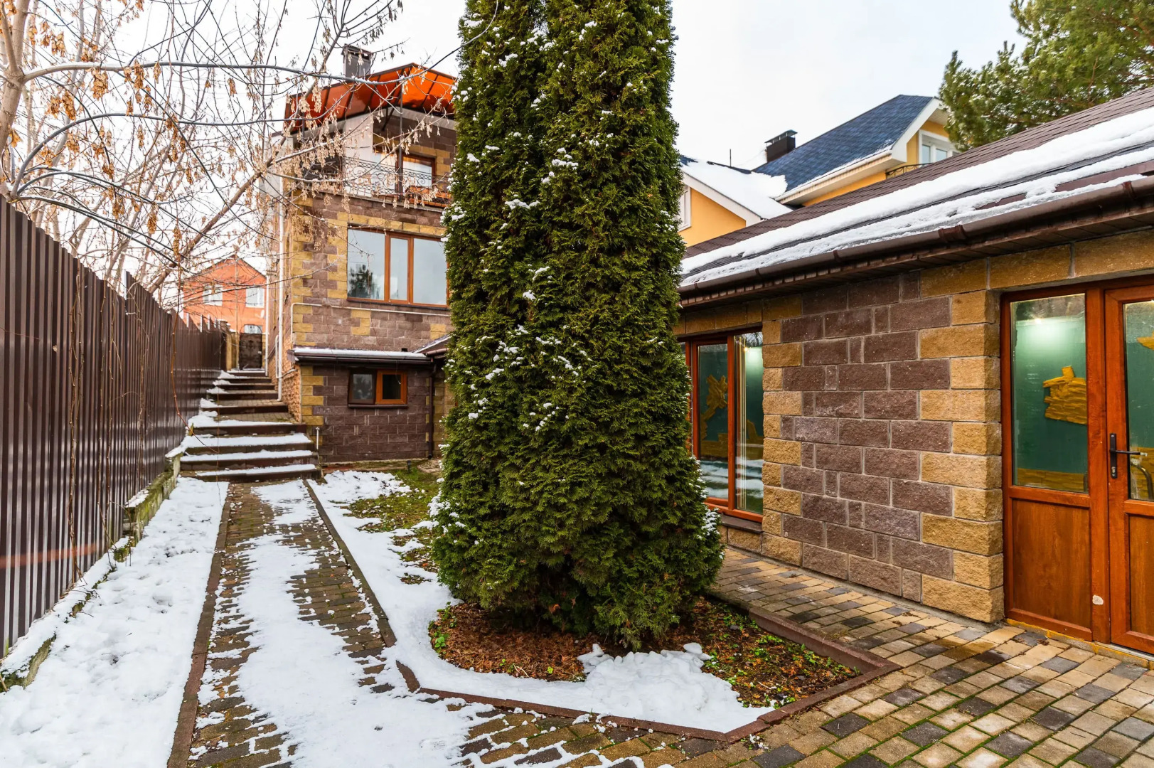 Частный Дом в Белеутово с Бассейном и Сауной