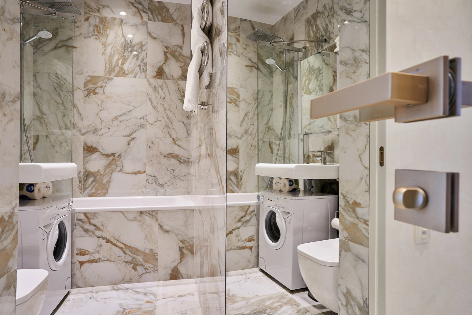 Апартаменты Метрополь Lamare Трехкомнатные с Балконом и Бассейном на Крыше