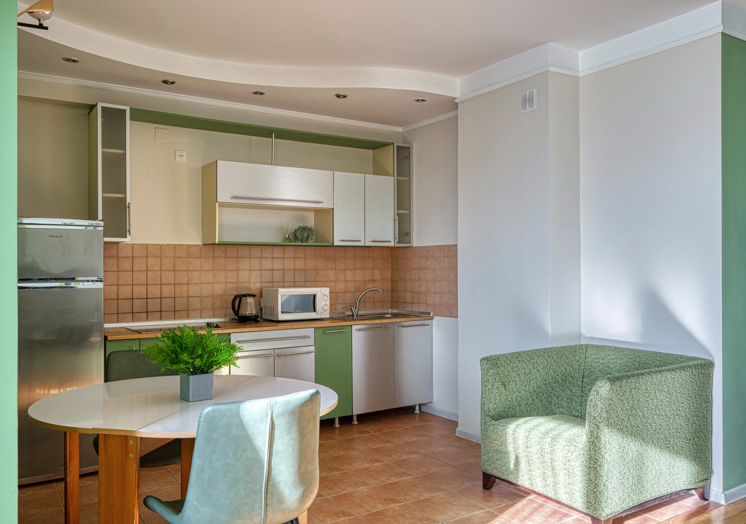 Апартаменты 13 Самый центр. Вид на город и горы. Идеально для командированного и туриста.