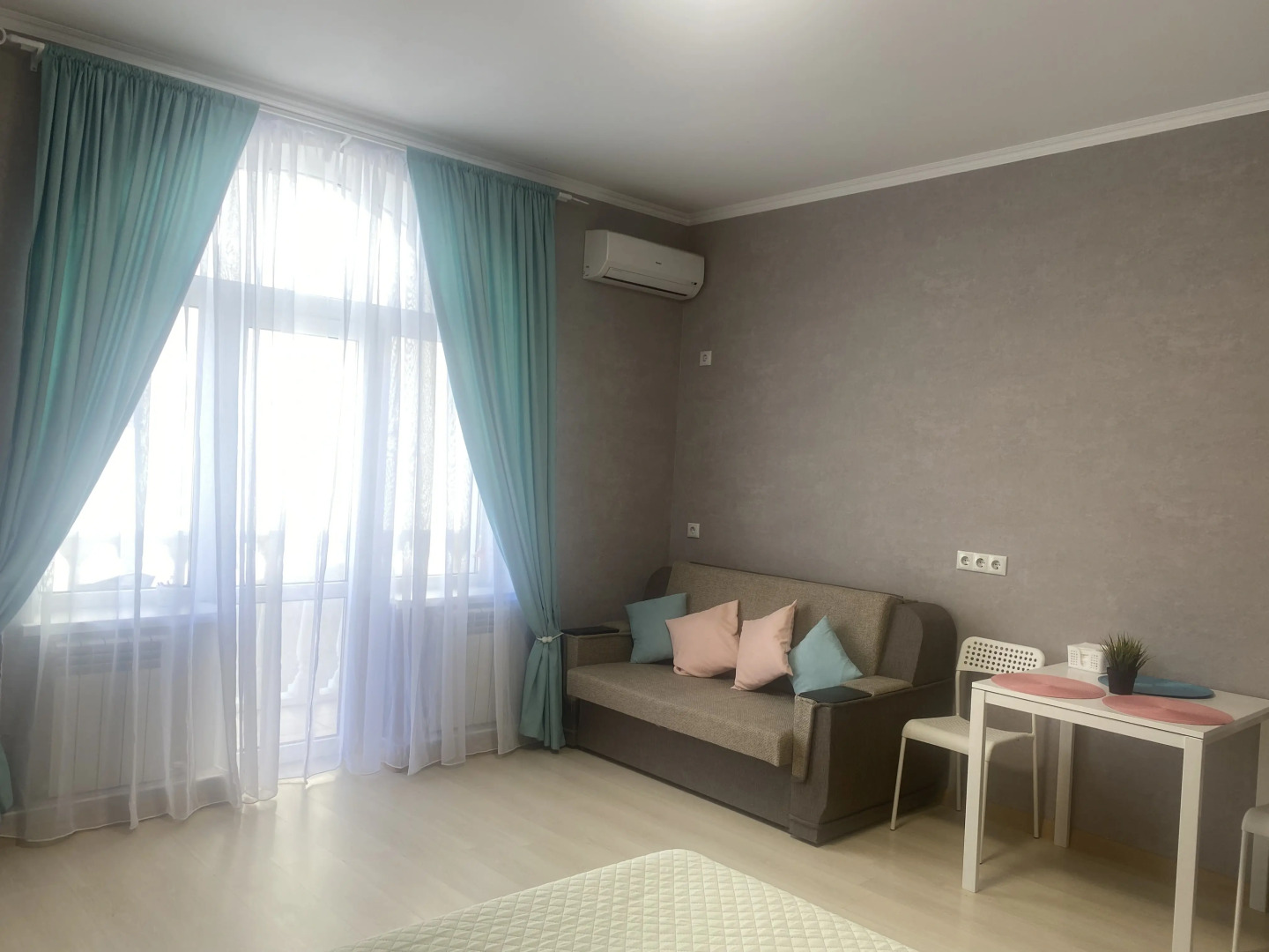 Апартаменты с балконом и видом на море