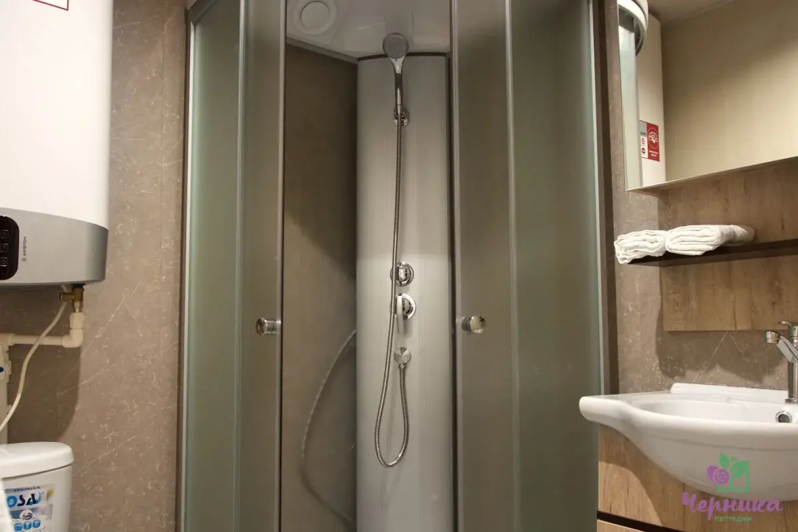 Гостевой Дом Черника Коттеджи