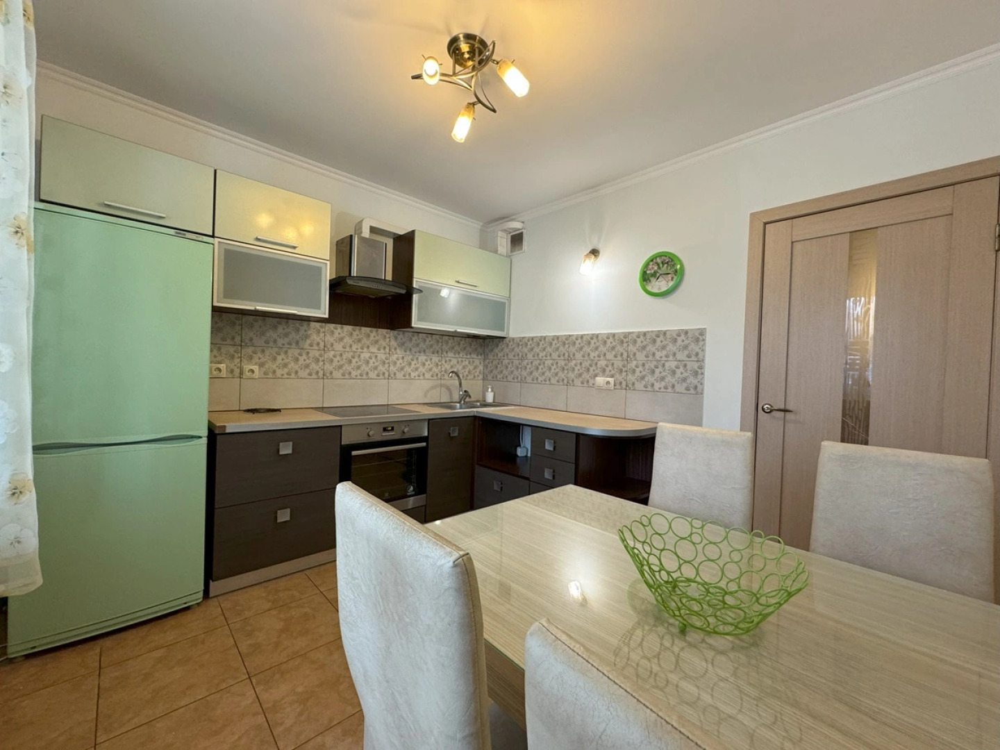 Апартаменты Трехкомнатная Квартира на Сутки ул. Чехова 12