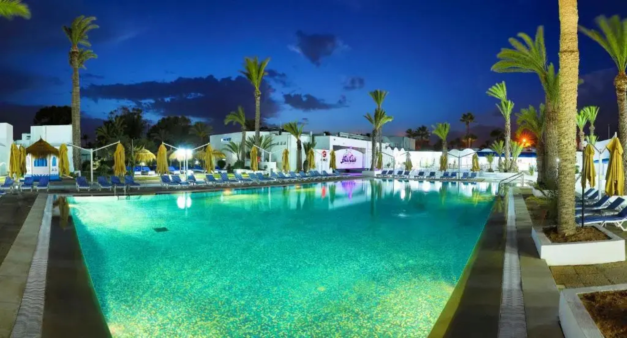 Курортный отель Hari Club Beach