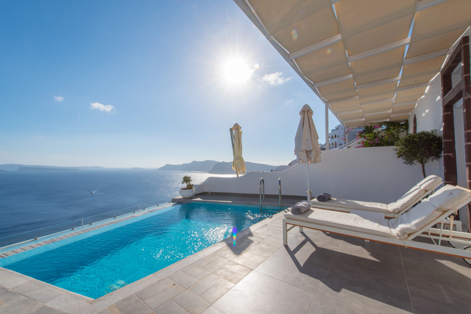 Отель Santorini Secret Suites & Spa