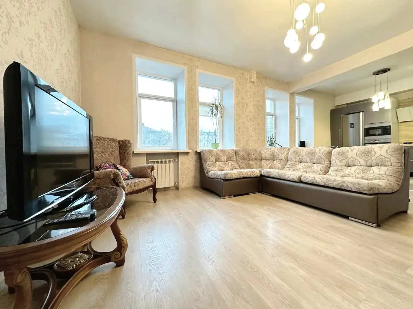 Квартира Трехкомнатная в центре на Орджоникидзе рядом с Набережной