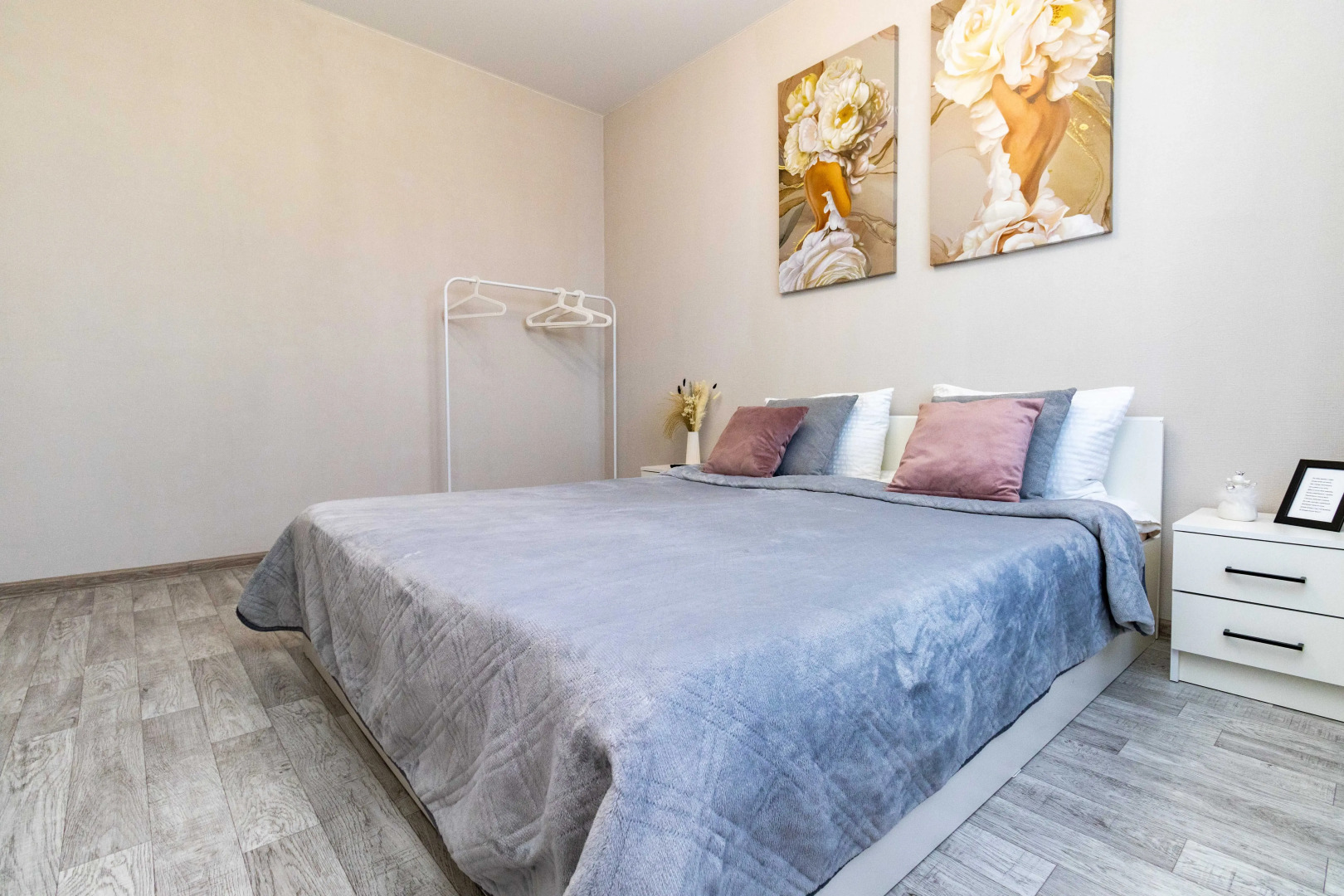 Квартира комфортные Ивана Захарова 18/2