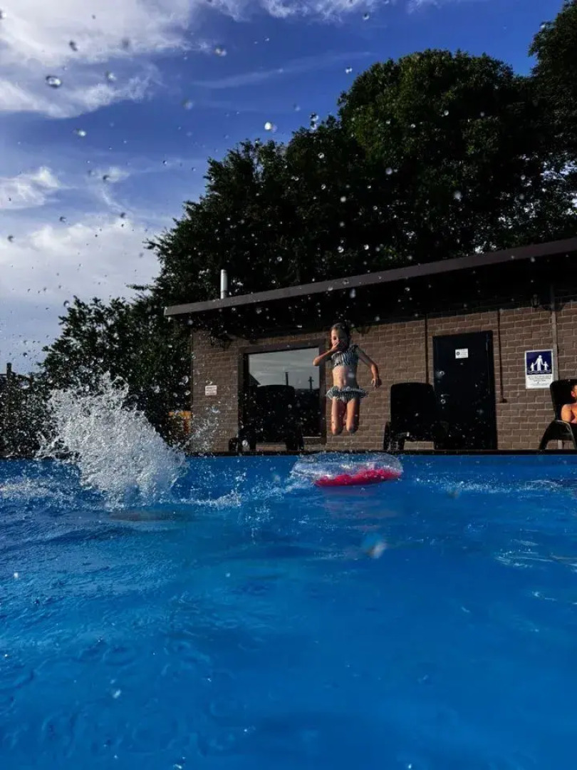 Частный дом с бассейном