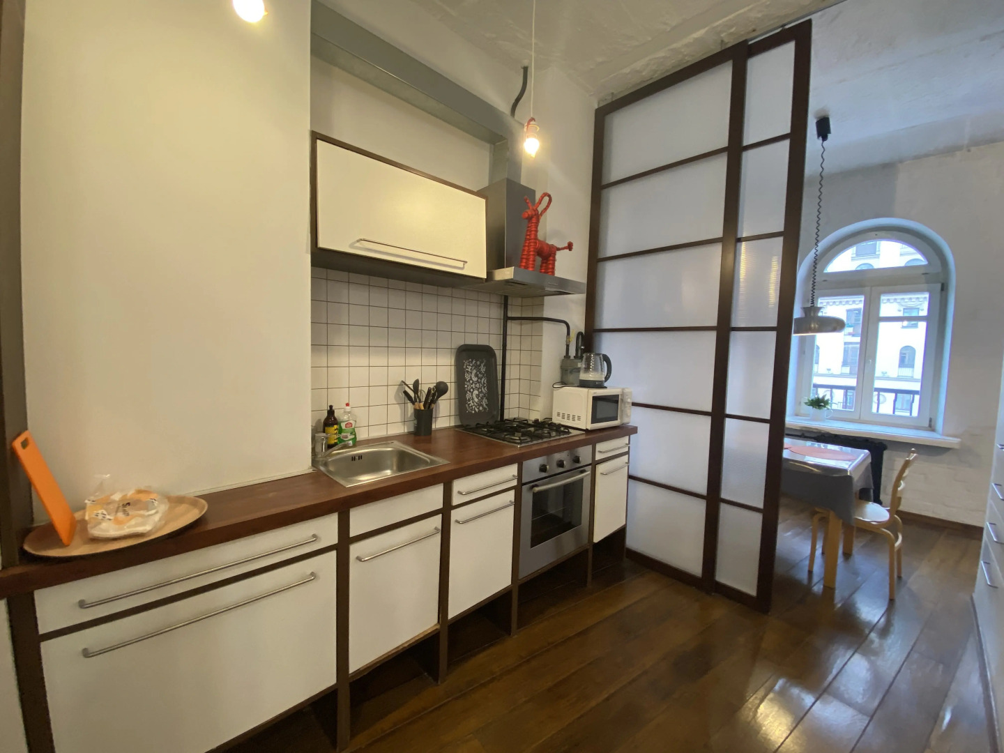 Апартаменты Студия с отдельной спальней в районе вокзала