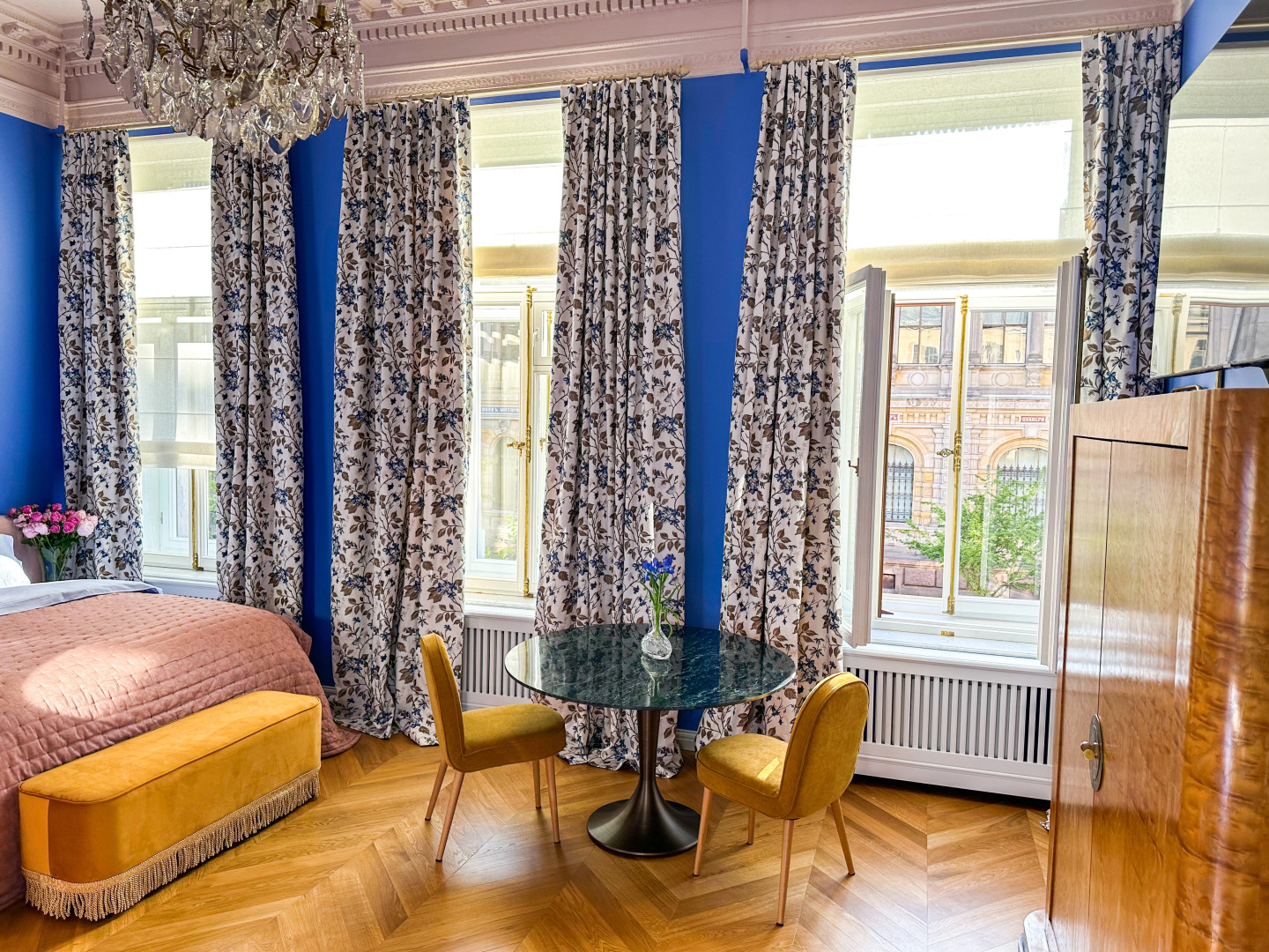 Апартаменты Эксклюзивная квартира Уголок Парижа