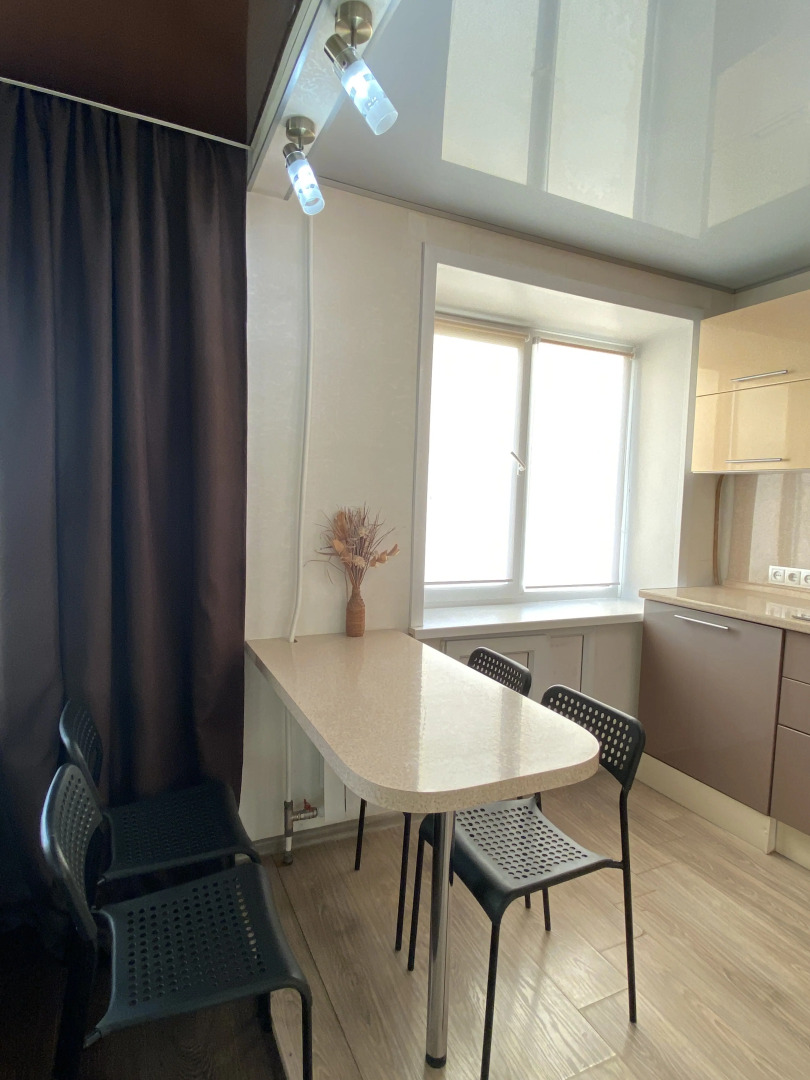 Квартира Жёлтый Нарцисс на Челюскинцев 17