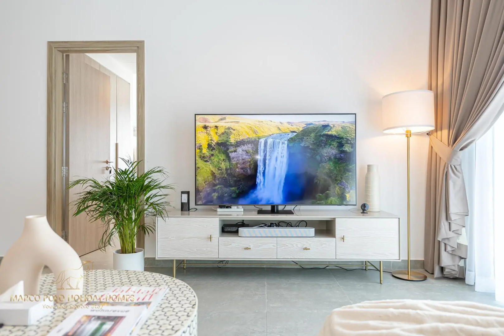 Апартаменты Marco Polo Fancy Marina Getaway With Mesmerizing Views