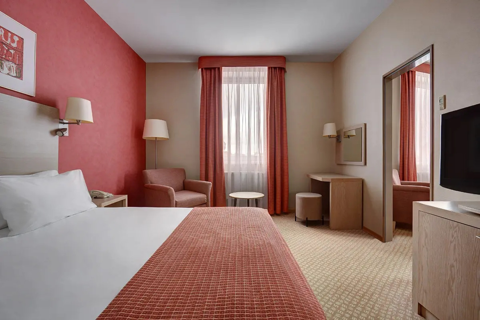 Отель Лесная Сафмар (бывший Холидей Инн Москва Лесная)