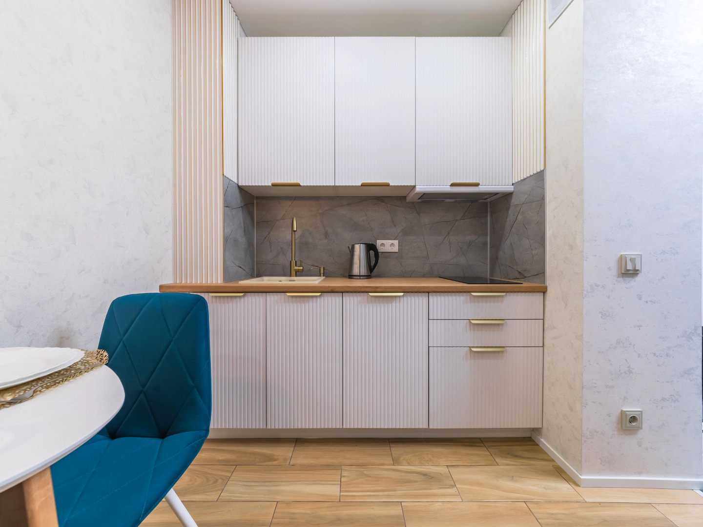 Апартаменты Дизайнерские «Арт Волна» в новом доме рядом с метро и Ладожским вокзалом