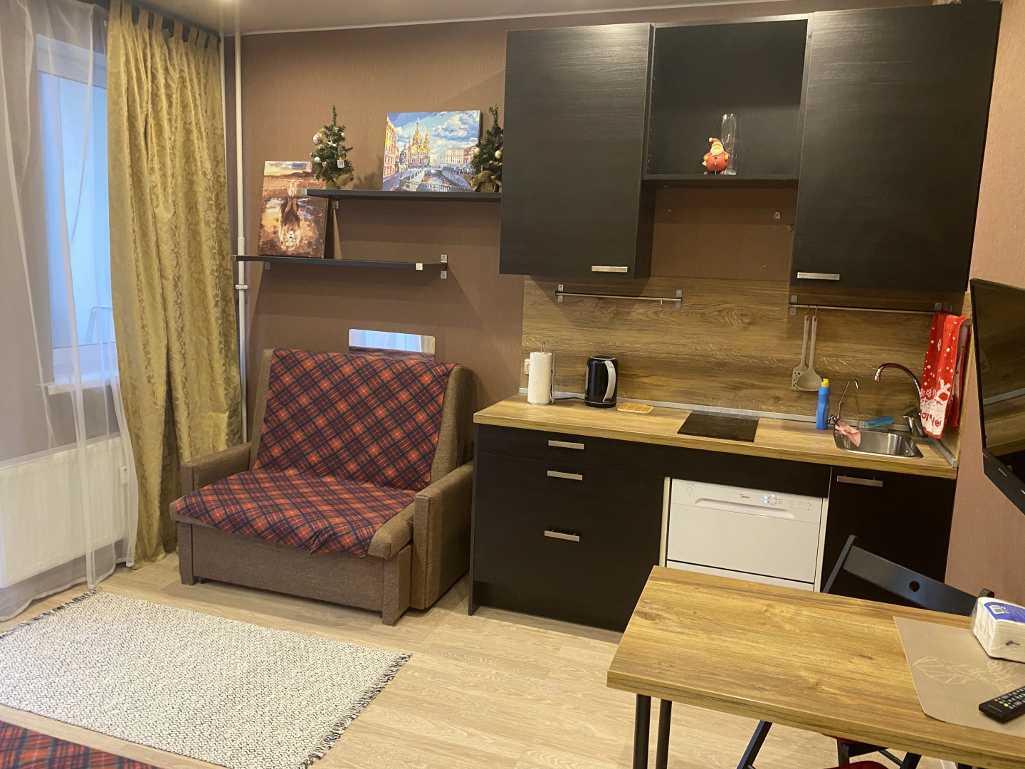 Апартаменты на Охтинской аллее 8