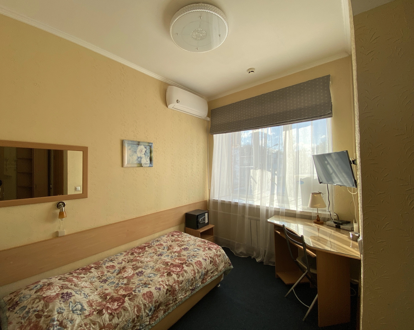 Отель Ливадия