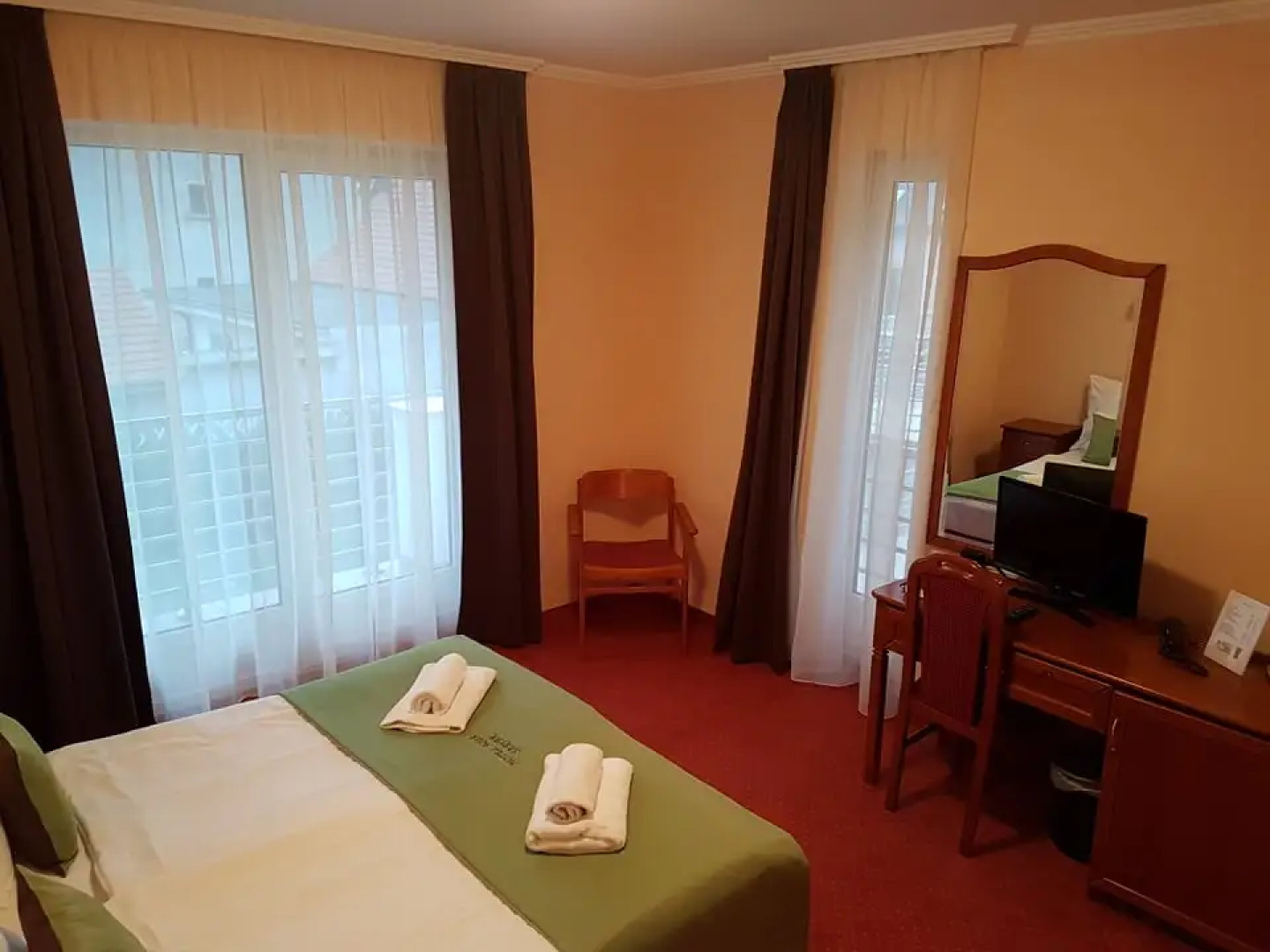 Отель Aqua Sarvar