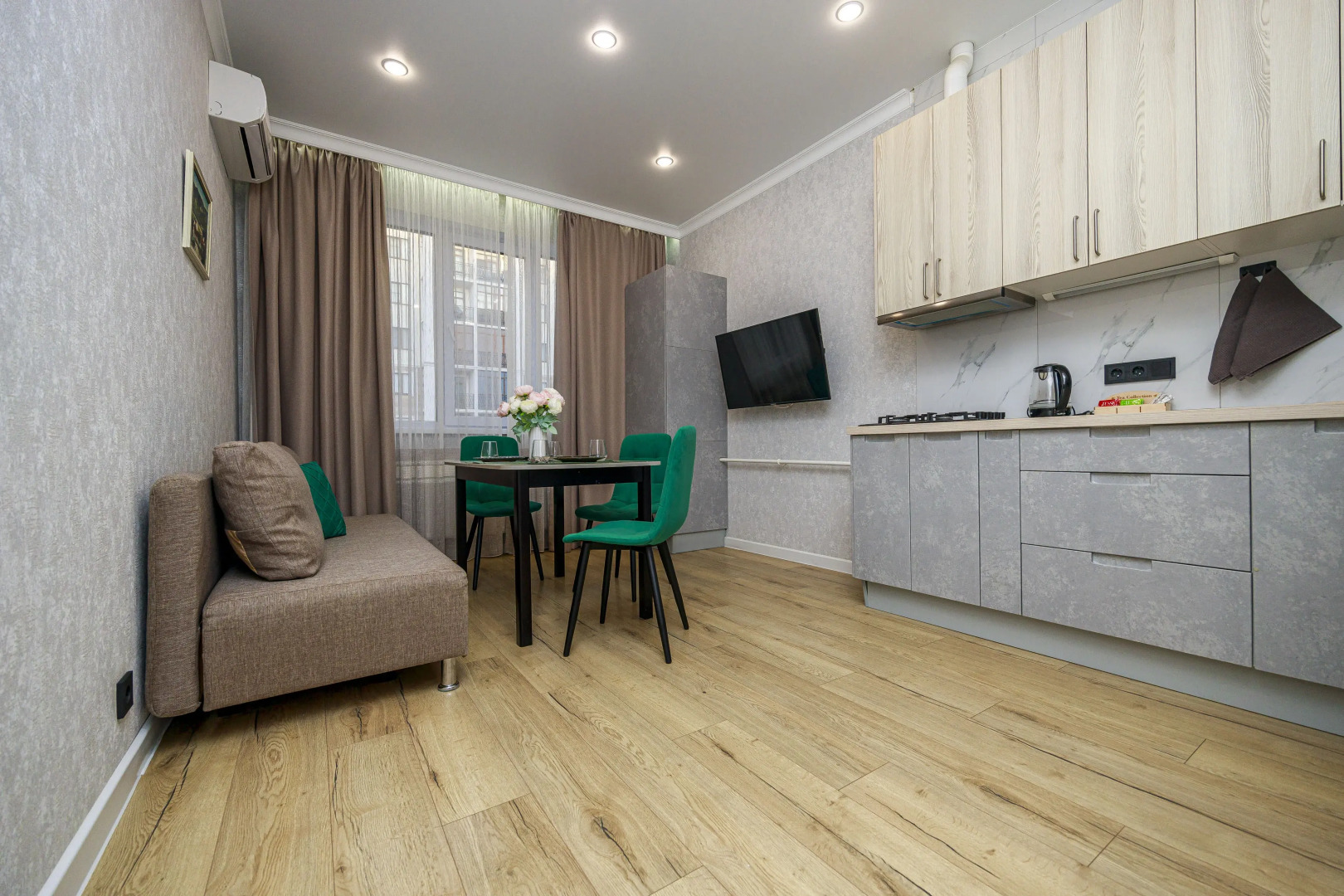 Апартаменты Emerald Comfort 2 в ЖК Изумрудный город