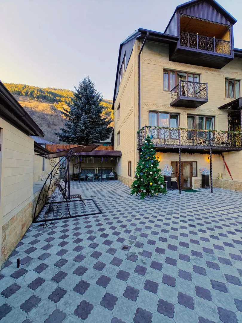 Отель Golden House