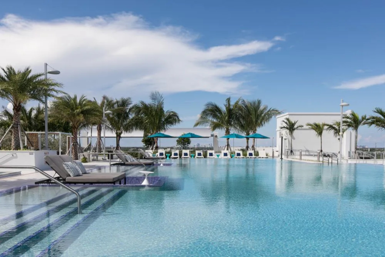 Апарт-Отель Hollywood Beach Luxury Residences