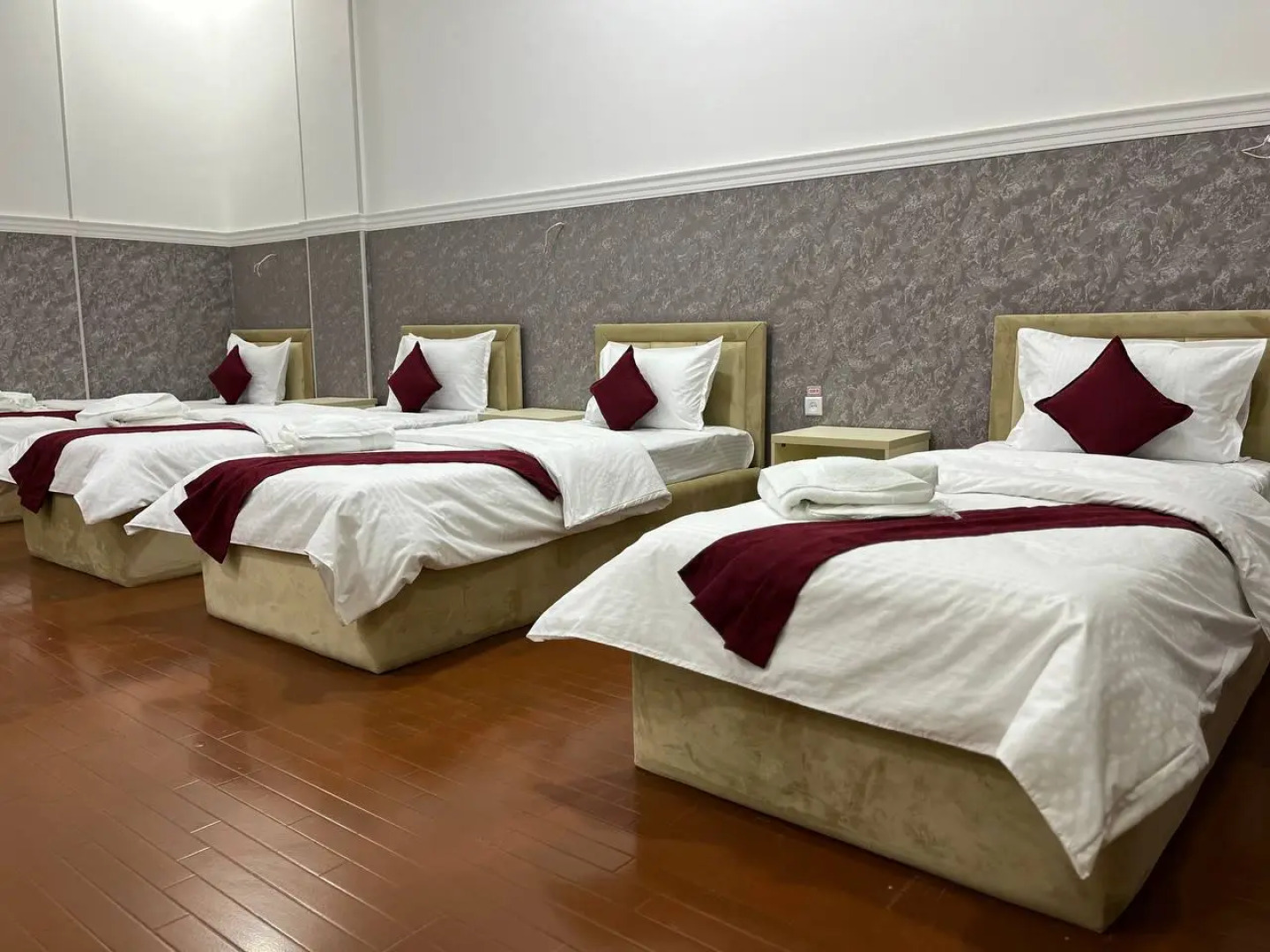 Отель HOME ALONE