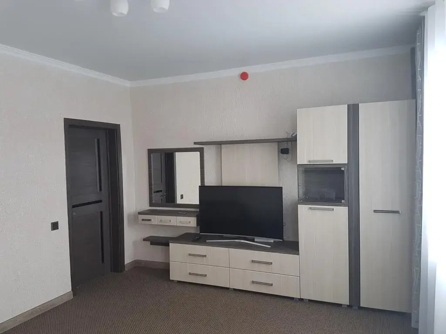 Отель Людмила