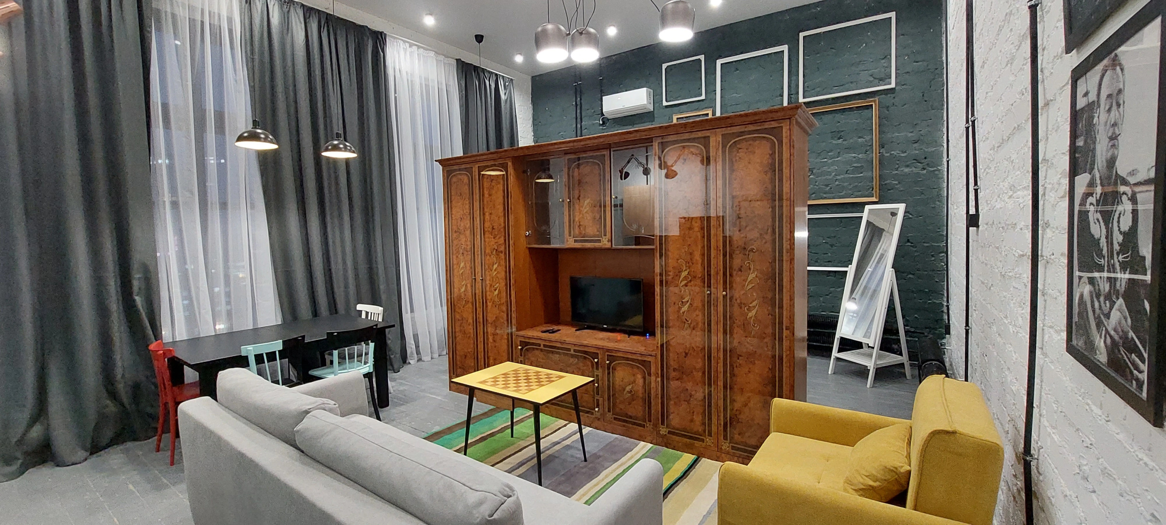 Апартаменты "У художника на Аллее Героев, 4"