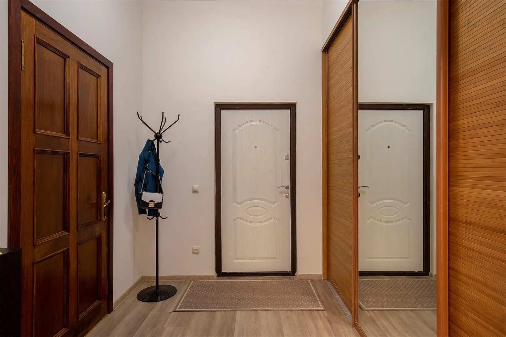 Квартира на Петровской Набережной