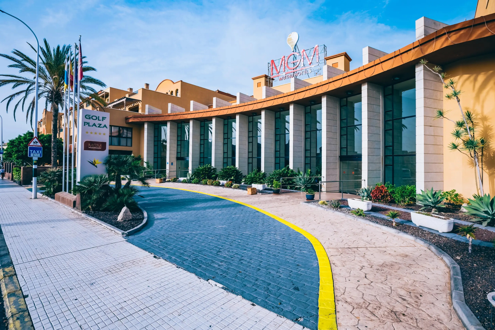 Отель Grand Muthu Golf Plaza Hotel & Spa
