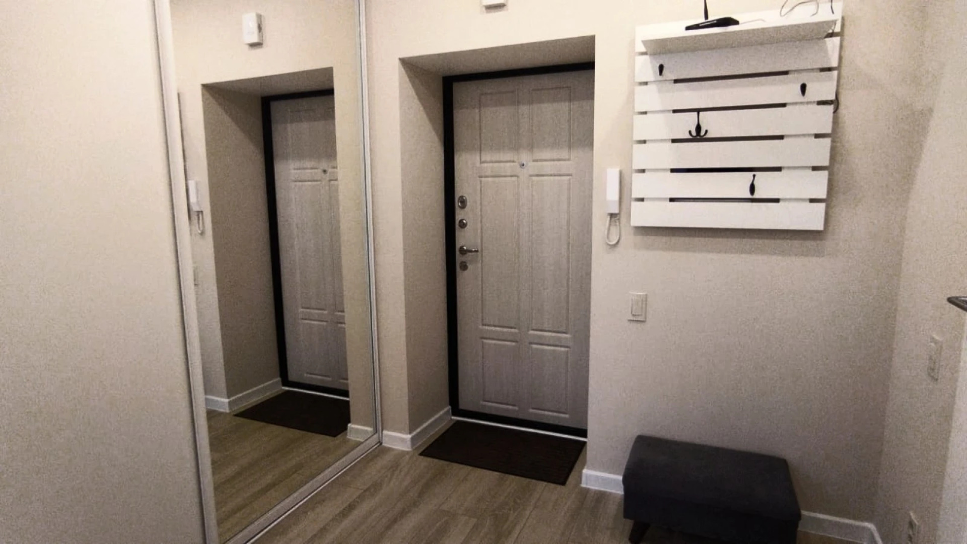 Апартаменты на Горбатова 22