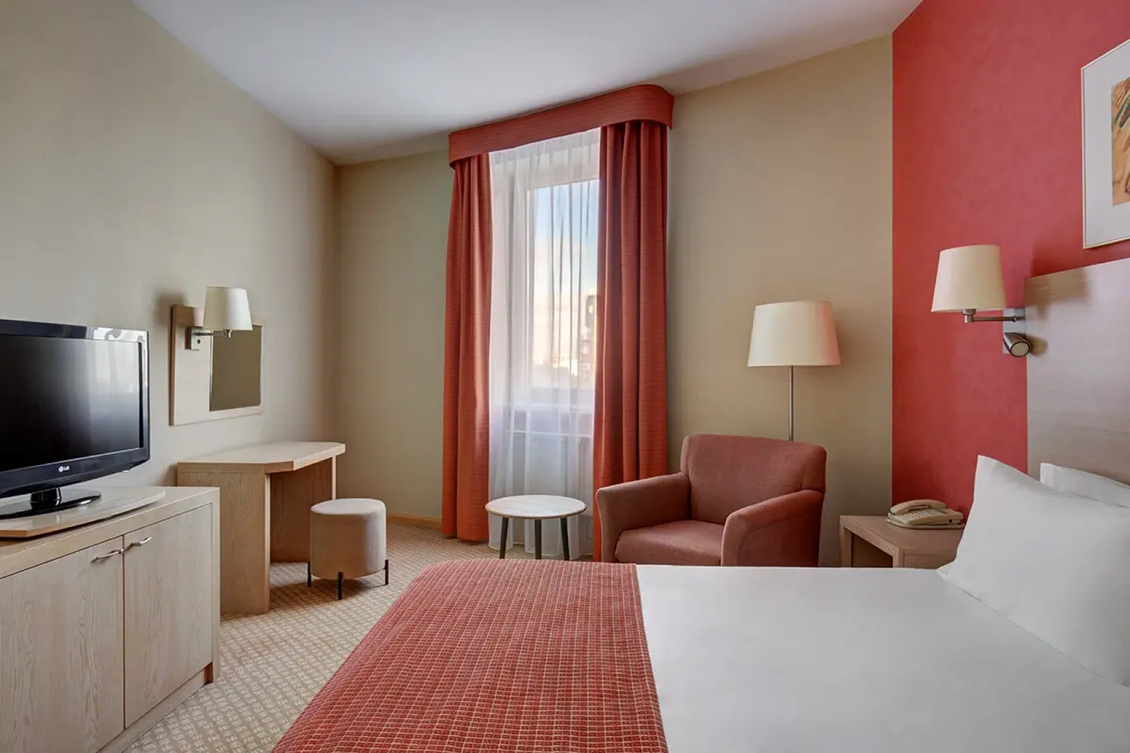 Отель Лесная Сафмар (бывший Холидей Инн Москва Лесная)