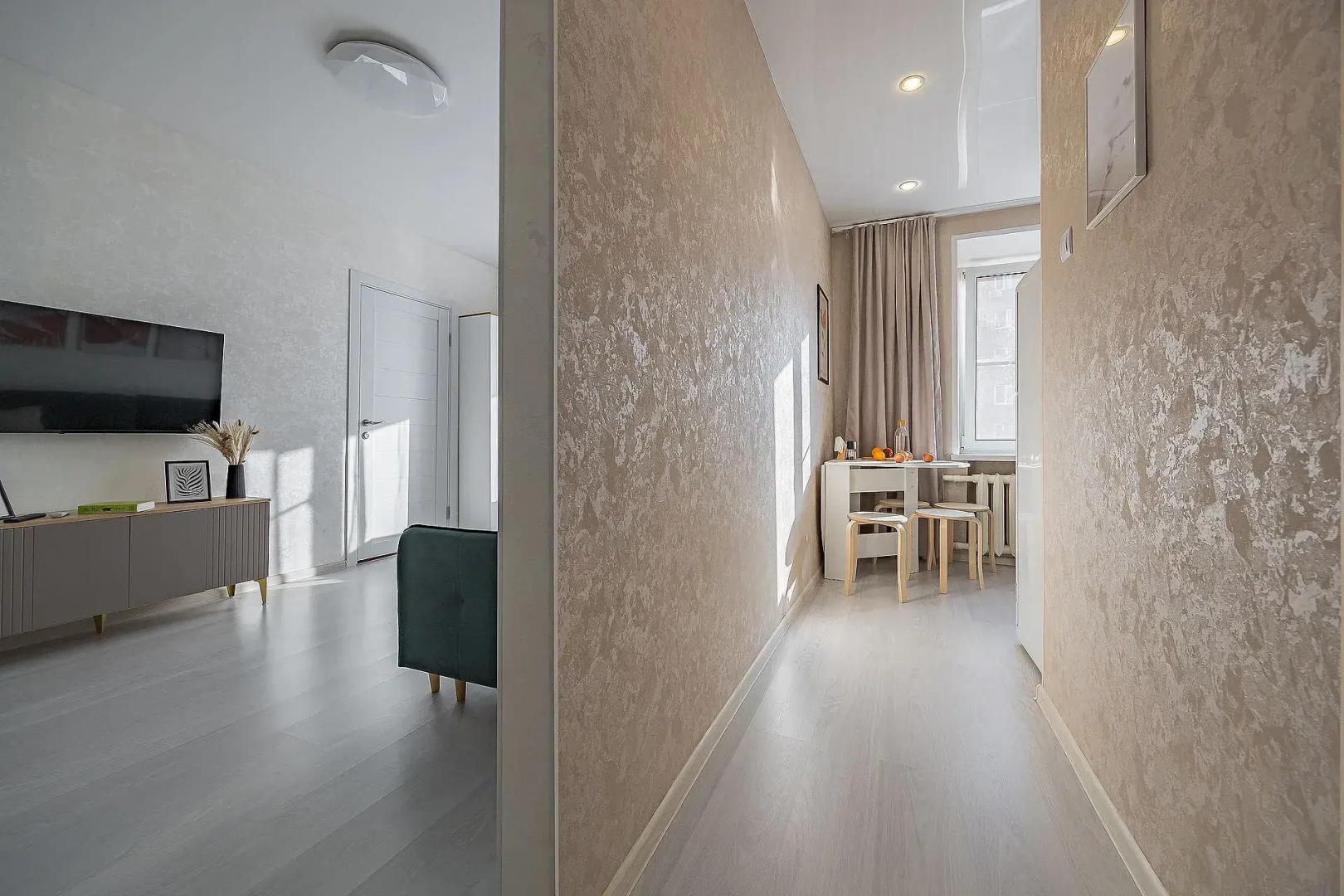 Квартира Светлая на центральной площади до 6 человек