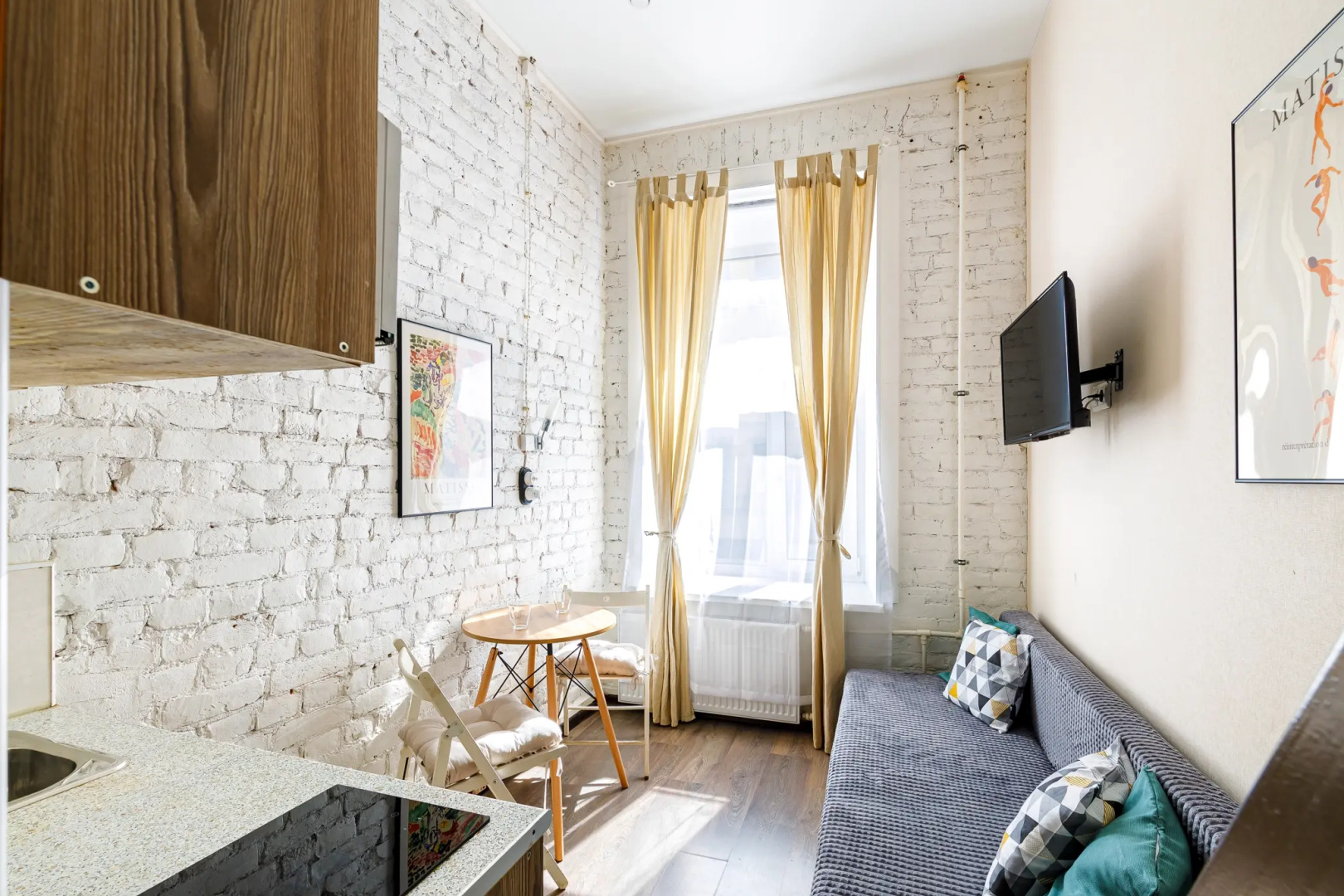 Апартаменты Roomstay комфорт плюс