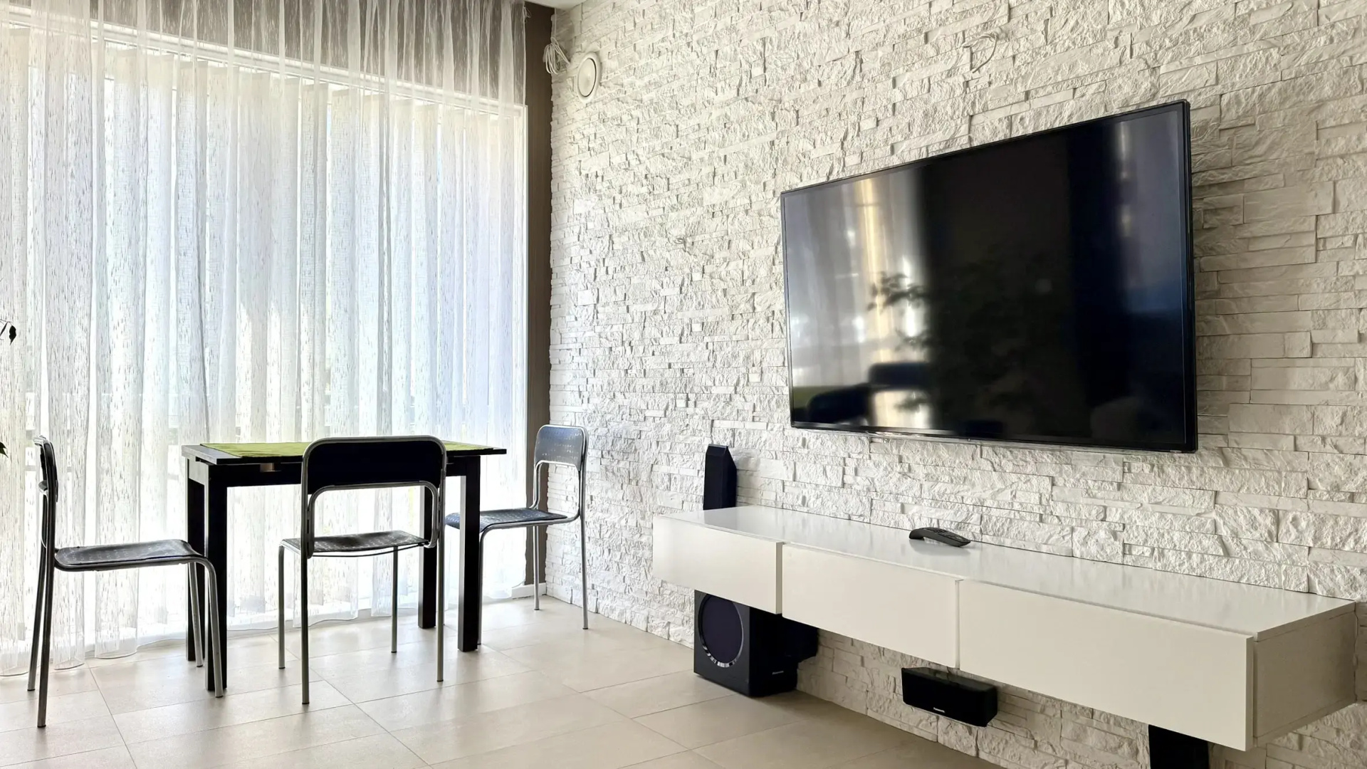 Апартаменты ApartMari Просторная 2-комнатная квартира рядом с Балтийским побережьем